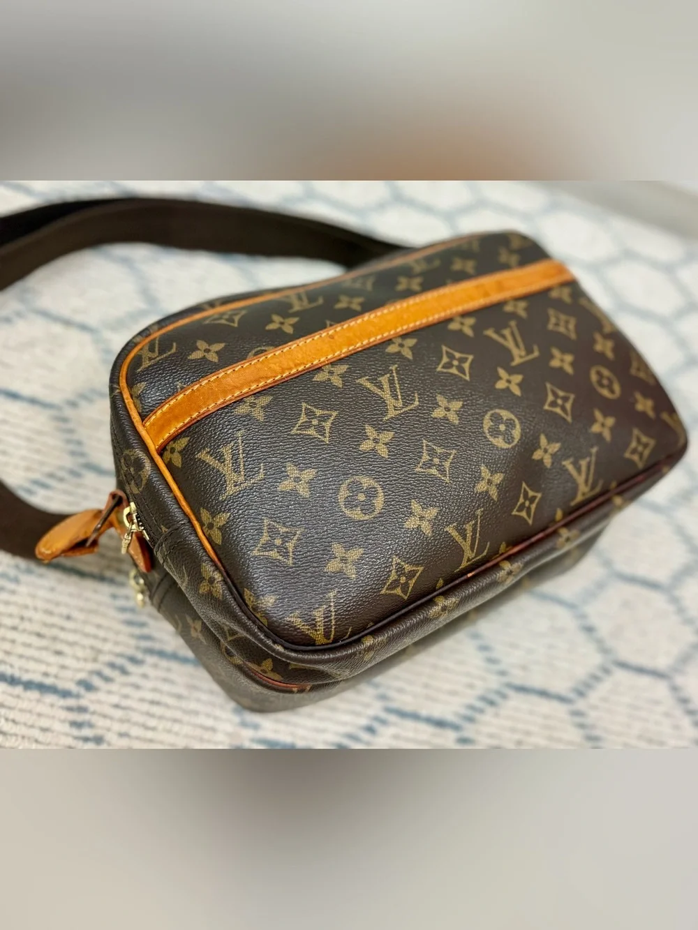 LOUIS VUITTON Vintage Unisex Y2K Brown Monogram Canvas Reporter PM Crossbody